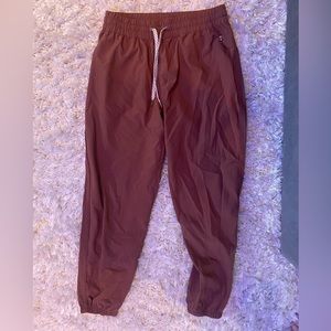 maroon vuori joggers